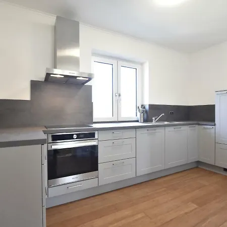 Дом отдыха Saniertes Ferienhaus Mit Optionalem Bootssteg