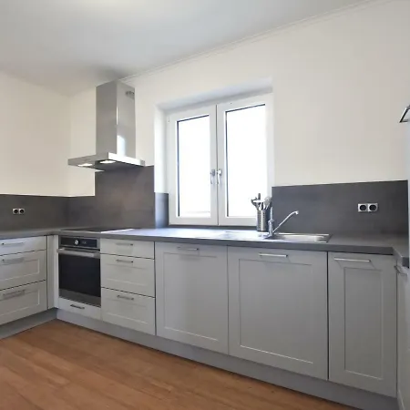 Дом отдыха Saniertes Ferienhaus Mit Optionalem Bootssteg Grosszerlang