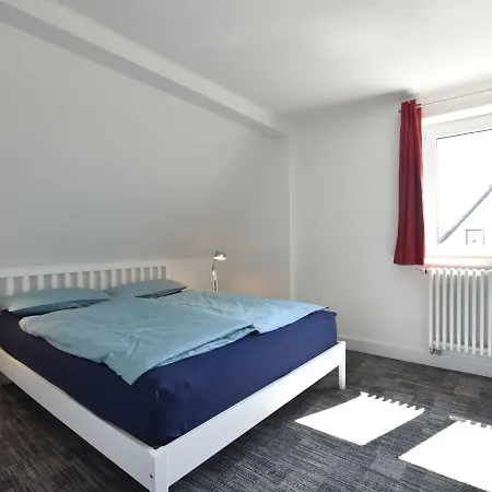 Дом отдыха Saniertes Ferienhaus Mit Optionalem Bootssteg