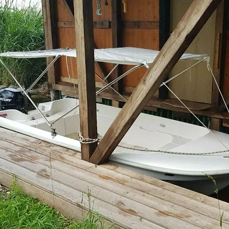 Saniertes Ferienhaus Mit Optionalem Bootssteg Grosszerlang